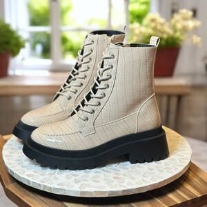 Topshop Kara Lace-Up Combat Boots Croc Embossed Beige Lug Sole Women’s 9.5 / 40